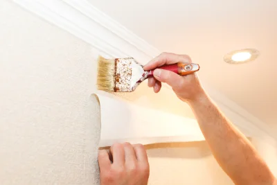 Pose de papier peint à la Celle-sur-Morin — revêtements muraux et toiles de verre